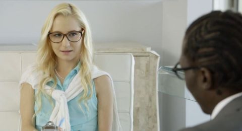 co-thu-ky-toc-vang-va-vi-sep-da-den