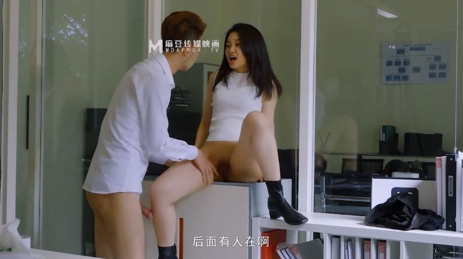 chuyen-gio-tan-viec-cua-truong-phong-va-em-nhan-vien