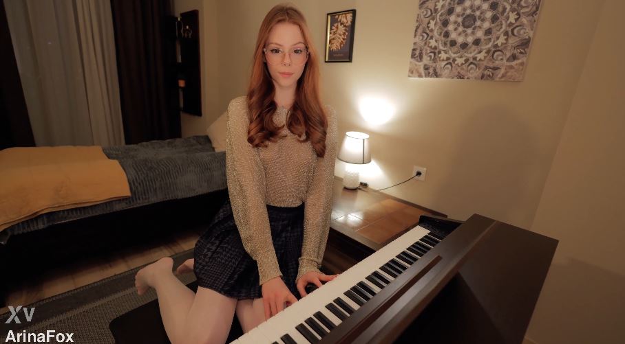 Em học viên Piano không mặc quần lót